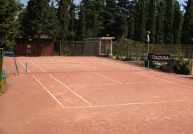 Теннисный корт санатория.